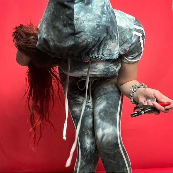 Source Unknown Blue and Gray Jumpsuit with Sporty Tie-Dye Design - Picture 4 of 4